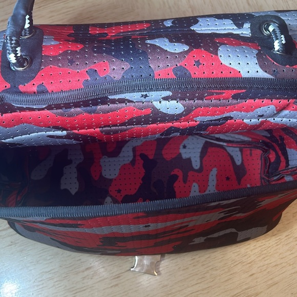 Pop Ups Neoprene Flap Crossbody Bag - Picture 8 of 11